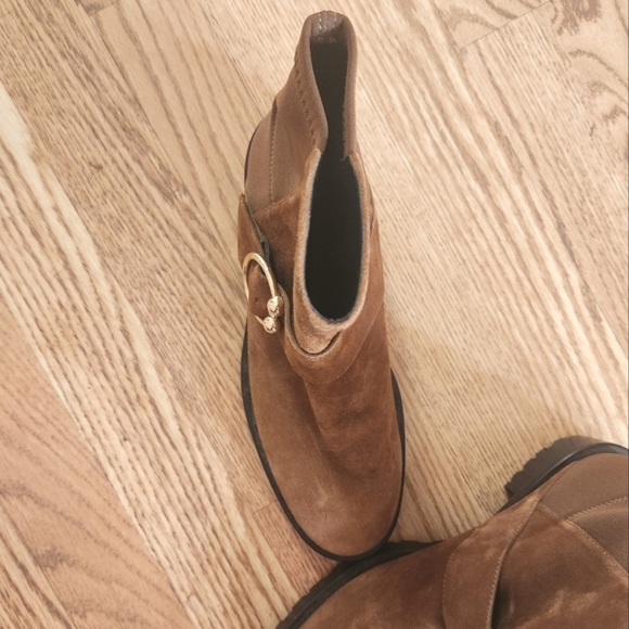 EUC Stuart Weitzman Luxering Suede Ankle Bootie in Brown, Size 6.5 - Picture 4 of 11